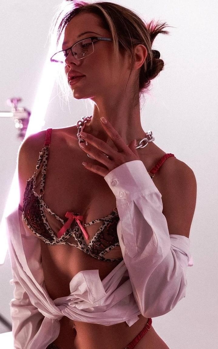 Мила привлекальеная девушка из Прокопьевска цена от 6000 руб