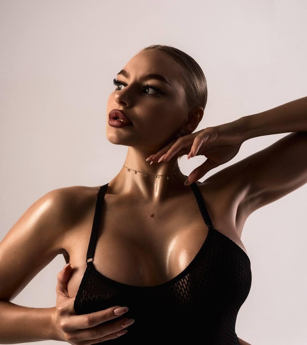 Лейла привлекальеная девушка из Прокопьевска цена от 9000 руб